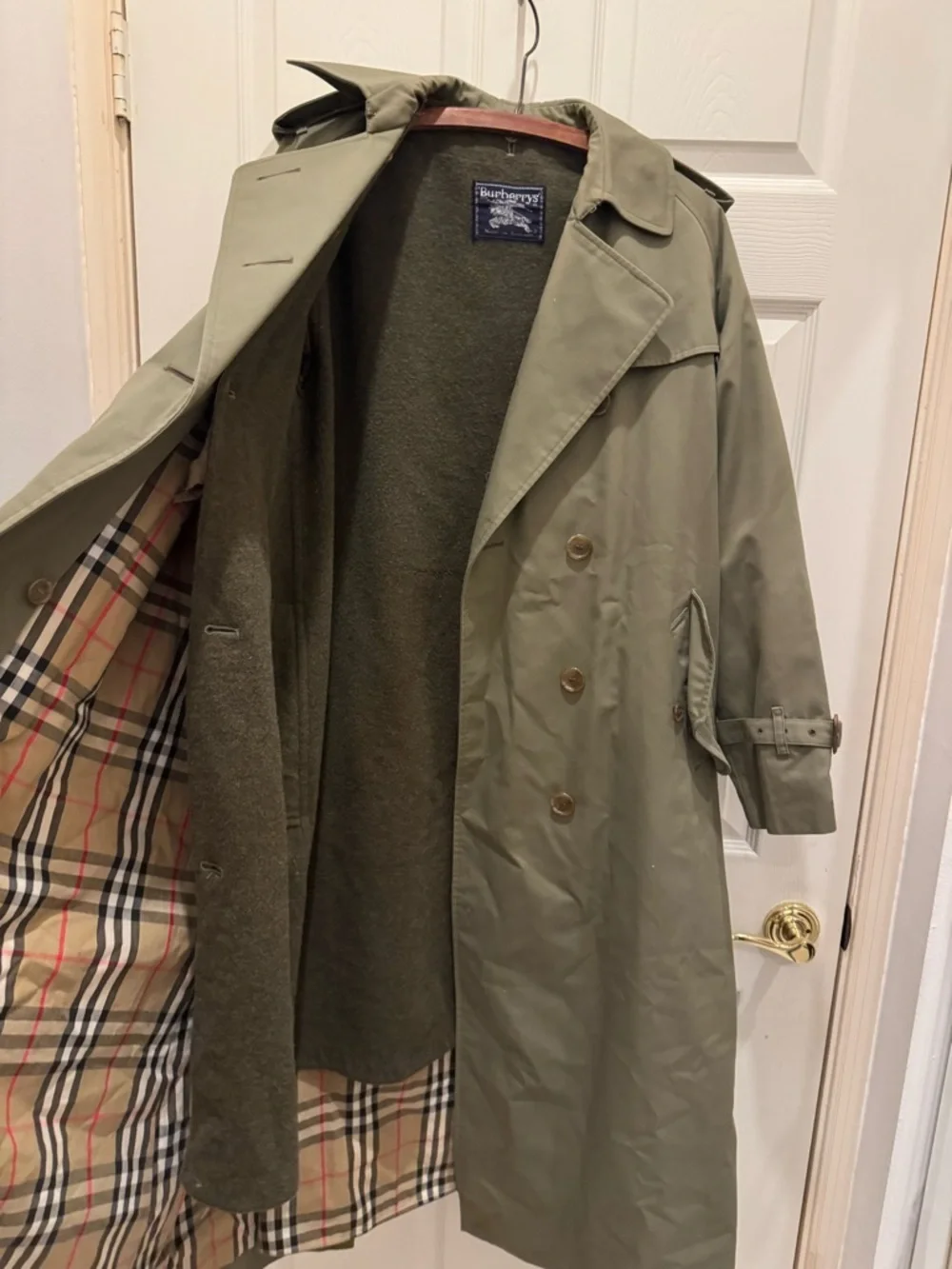 Vintage 1980s Burberry Olive Double-Breasted Trench Coat with Wool Lining - Picture 8 of 12